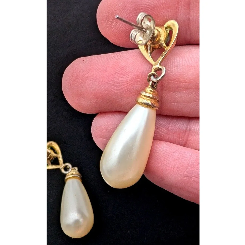 Vintage Gold Tone Faux Pearl Teardrop Heart Rhinestone Dangle Pierced Earrings